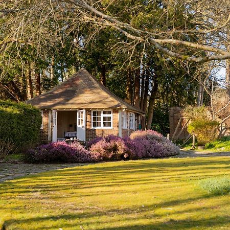 Old Mill Lodge By Huluki Sussex Stays Hurstpierpoint Esterno foto