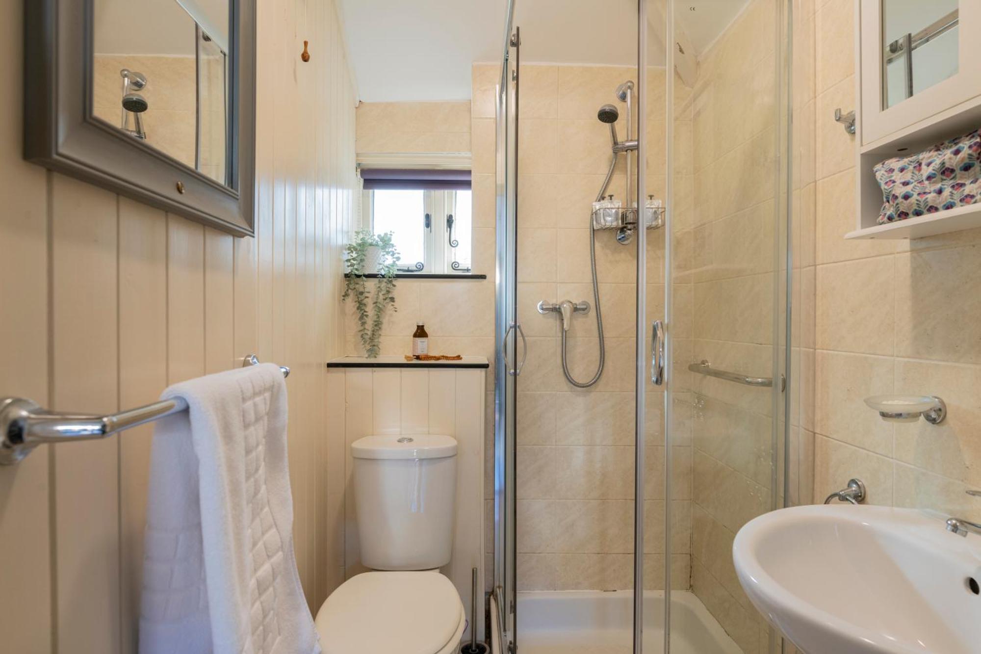 Old Mill Lodge By Huluki Sussex Stays Hurstpierpoint Esterno foto